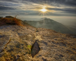 Canaletta orientata al sorgere del Sole agli equinozi Channel oriented to the rising of the Sun at the equinoxes Canaletta orientata al sorgere del Sole agli equinozi