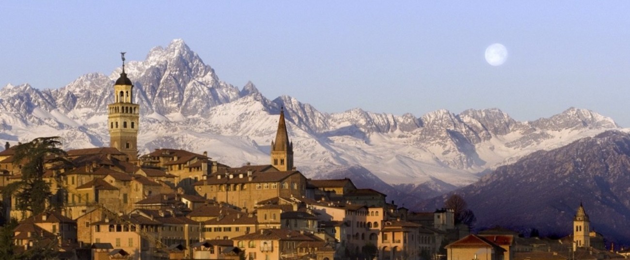 Il Monviso visto da Saluzzo. The Monviso seen from Saluzzo.