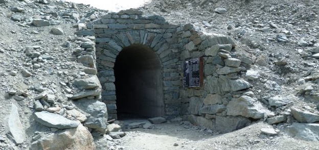 Ingresso di "Buco di Viso" dal lato italiano. Entrance of "Buco of Viso" from the Italian side. Ingresso di "Buco di Viso" dal lato italiano. Entrance of "Buco of Viso" from the Italian side.