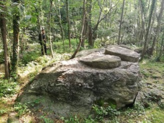 Reperti di ruote scolpite. Finds of carved wheels.