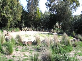 Il marvara il cerchio di pietre usato dai Nativi europei e dai Nativi australiani. Marvara is the stone circle used by European and Australian natives. Il marvara il cerchio di pietre usato dai Nativi europei e dai Nativi australiani. Marvara is the stone circle used by European and Australian natives.